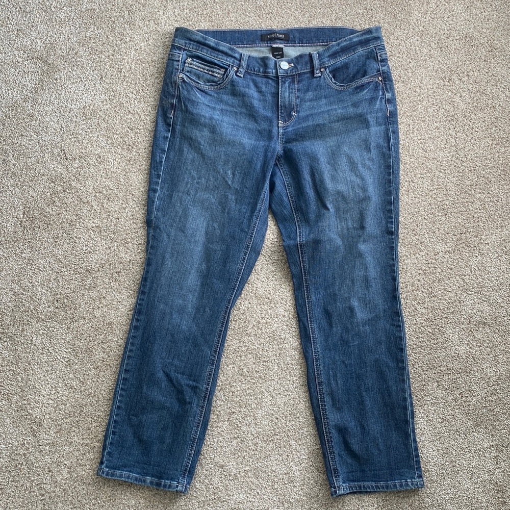 White House black market crop jeans white rhinestone pockets. Size 8